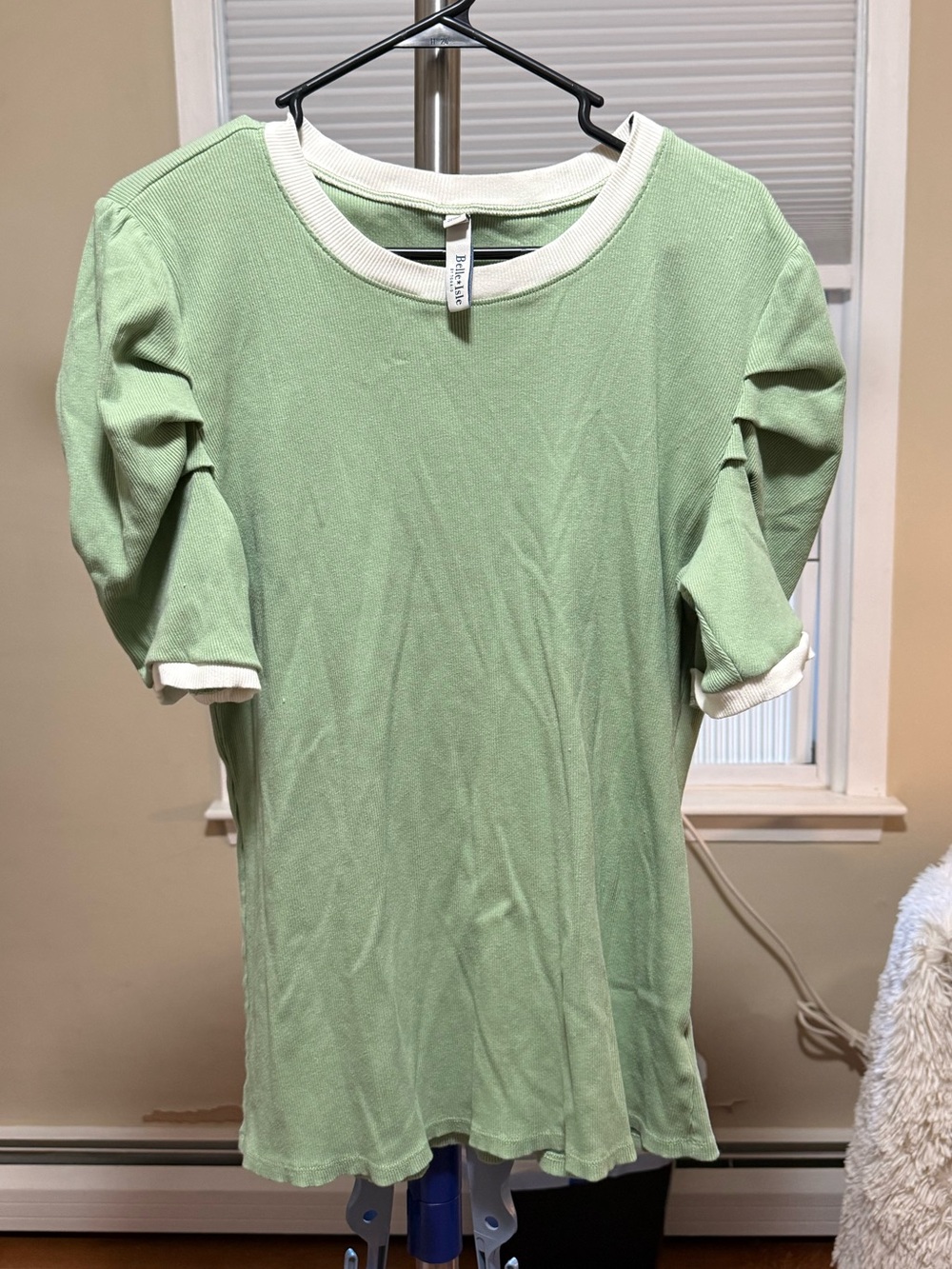 Torrid Belle Isle Size 2 ruched sleeves top
